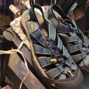Keen mens water shoes size 11